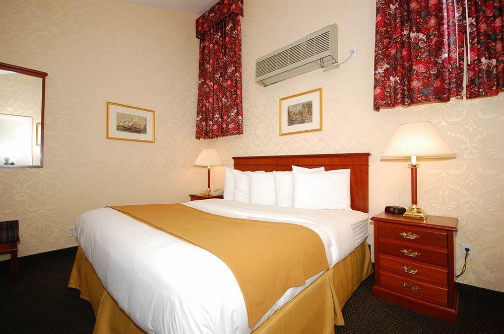 Days Inn By Wyndham Woodbury Long Island Dış mekan fotoğraf