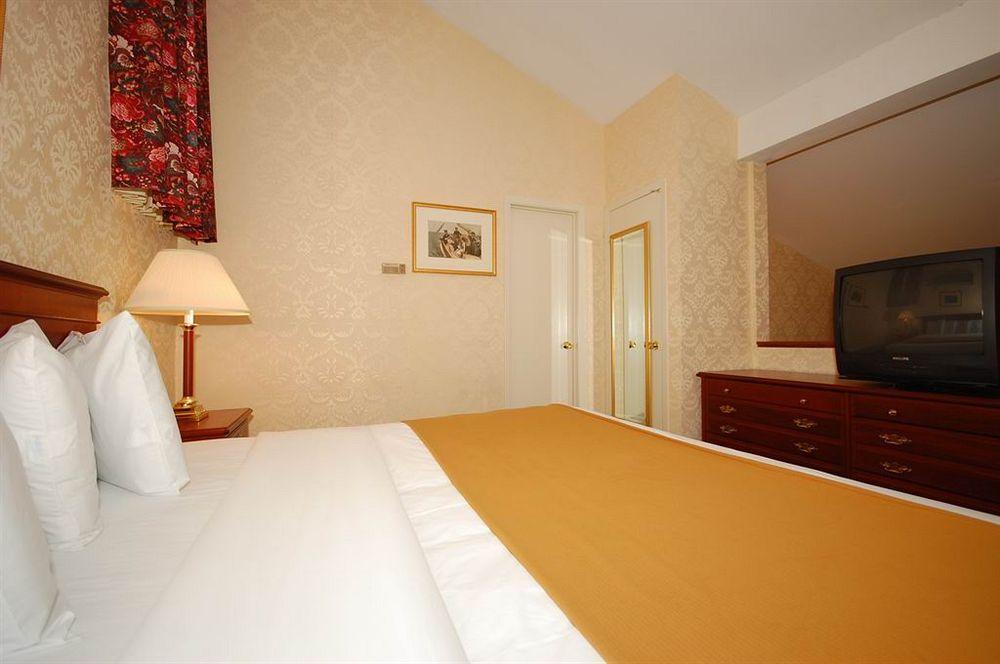 Days Inn By Wyndham Woodbury Long Island Dış mekan fotoğraf