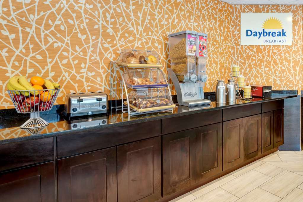 Days Inn By Wyndham Woodbury Long Island Konforlar fotoğraf