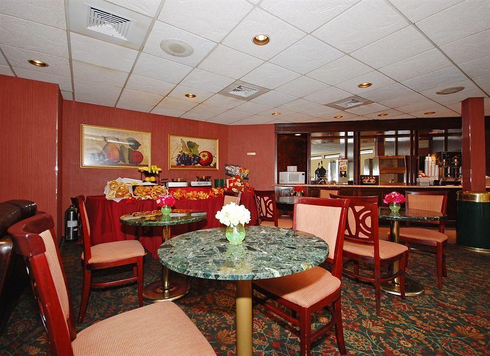 Days Inn By Wyndham Woodbury Long Island Dış mekan fotoğraf