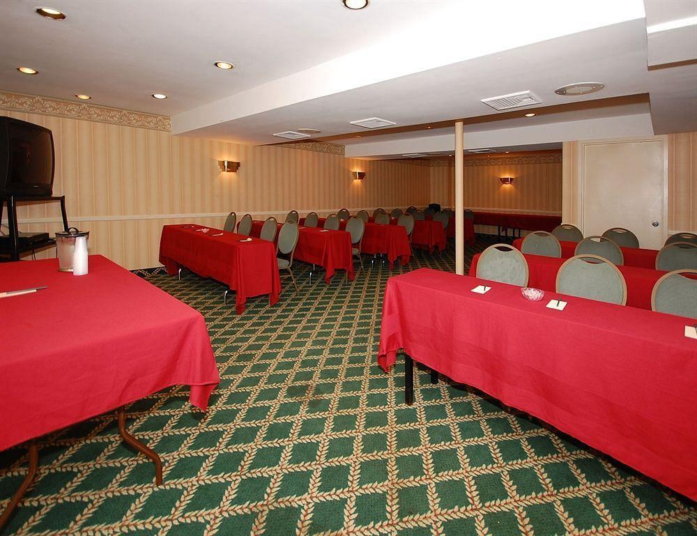 Days Inn By Wyndham Woodbury Long Island Dış mekan fotoğraf