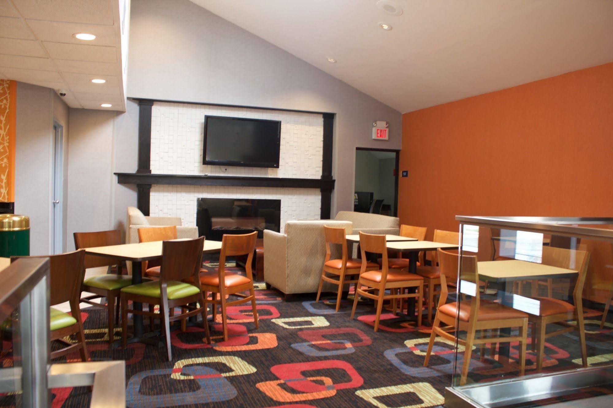 Days Inn By Wyndham Woodbury Long Island Dış mekan fotoğraf
